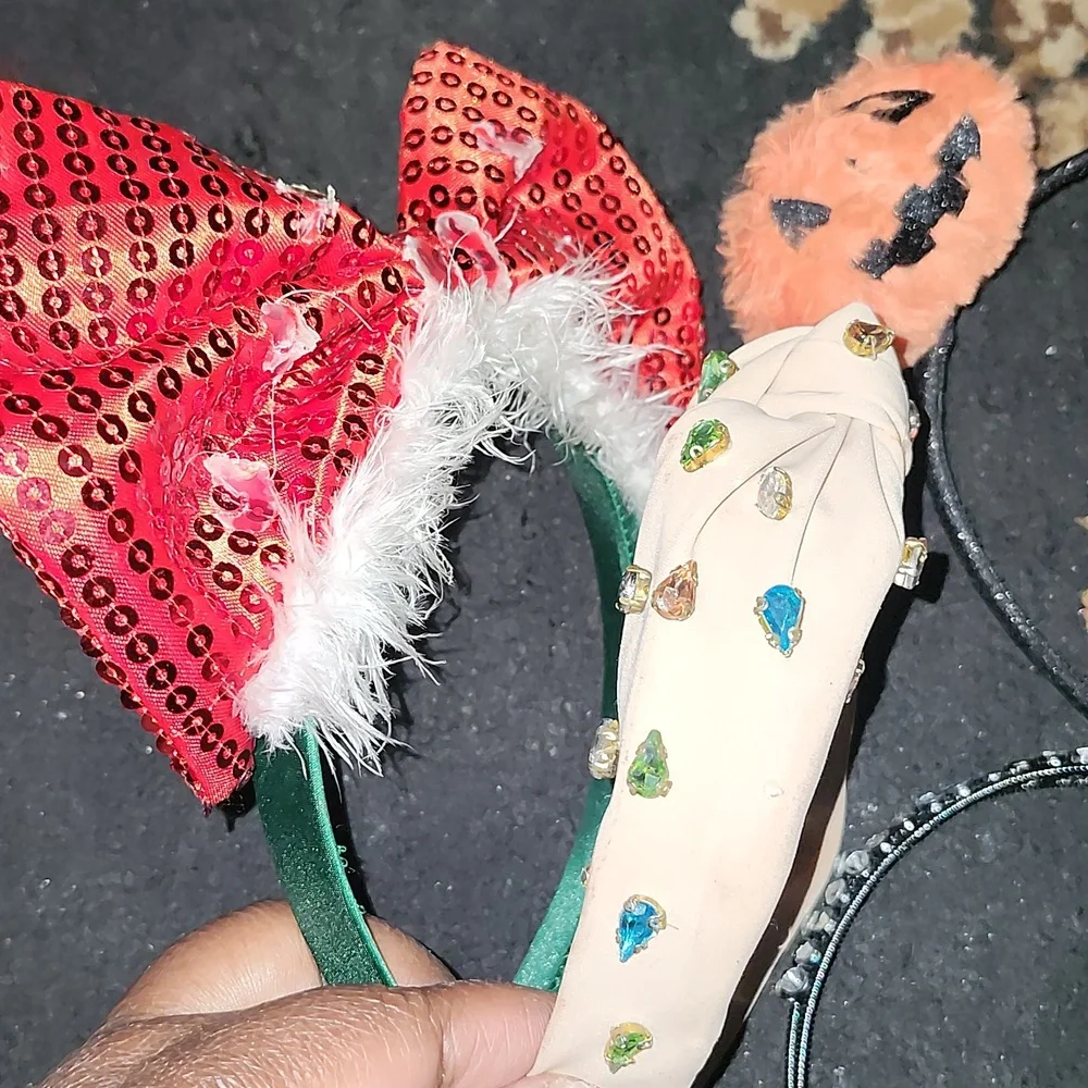 Assorted Decorative Headbands-🎀Pink, 🎄Red/green, 🎃Orange/black, Pearl, Black
